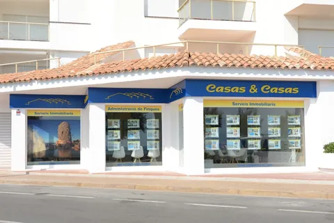 Casas & Casas