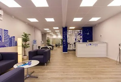 Punto Nou Barris BCN "La Casa Agency", inmobiliaria