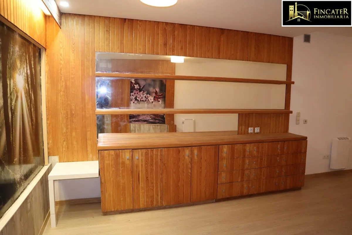 VENDO 45K€/ALQUILO LOCAL COMERCIAL pequeño en Plaza Torico (Propietario), inmobiliaria